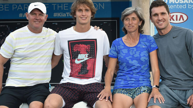 <a href='/de/daten/news/tennis/alexander-zverev/' class='tag'>Alexander Zverev</a> junior und senior