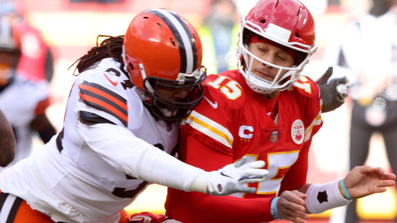 <a href='/de/daten/news/american-football/nfl/' class='tag'>NFL</a>-Playoffs: Chiefs trotzen Mahomes-Schockmoment