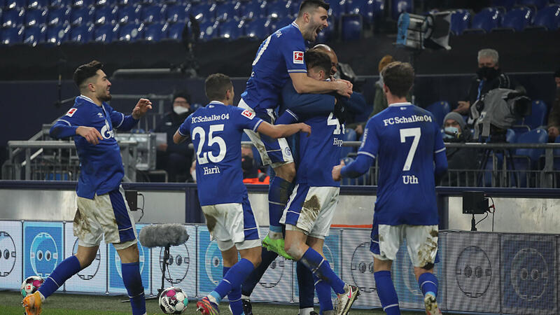 Schalke nach Sieg mit Kampfansage