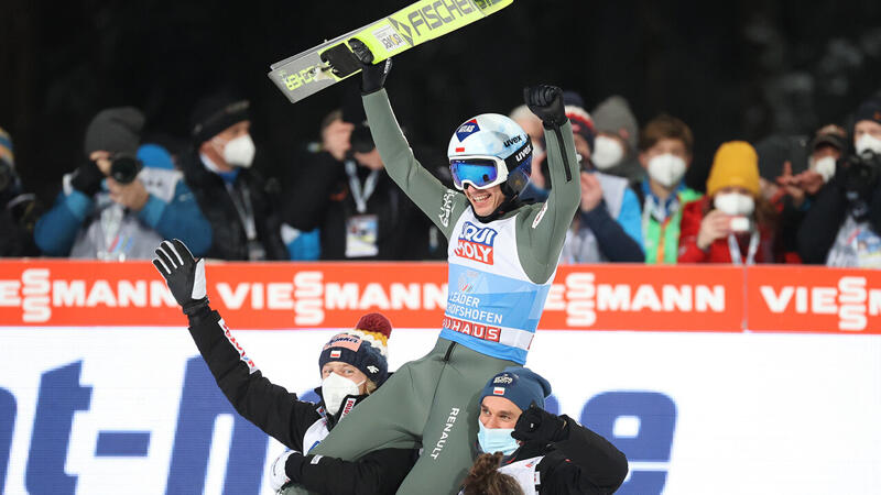 Kamil Stoch im Kreis der Tournee-Legenden