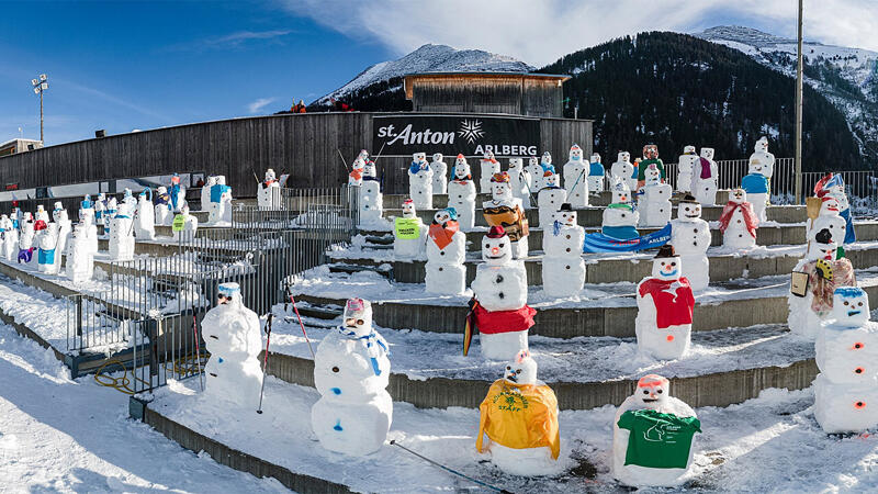 "Schneemänner für Afrika" zieren Karl-Schranz-Zielstadion in St. Anton