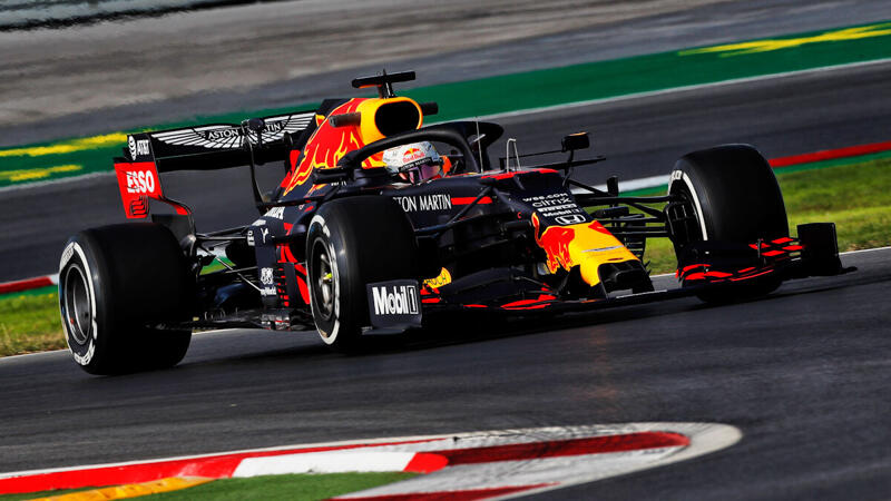 Verstappen in rutschigen Istanbul-Trainings voran