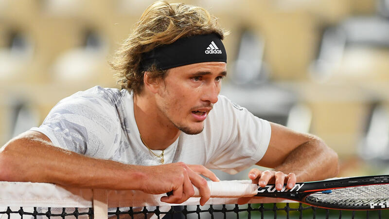 Zverev müht sich in die dritte Runde